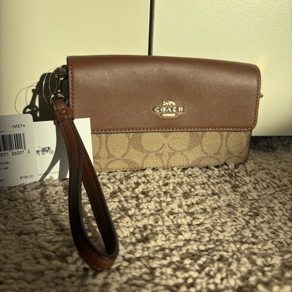 Coach Women’s Fold over Brown and Tan Signature Wristlet Wallet 7x4 NWT - Picture 8 of 9